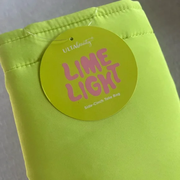 25 Piece Cosmetic Bundle with large makeup/travel bag - Picture 7 of 7